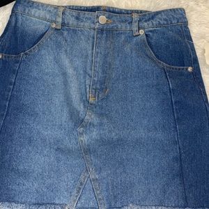 Altard state size small denim skirt new with tags